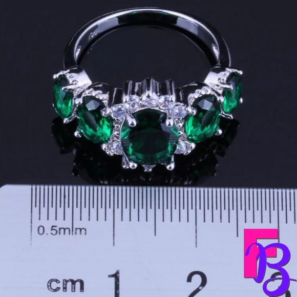 Size 10 Emerald & CZ Sterling Silver Ring - Picture 7 of 10